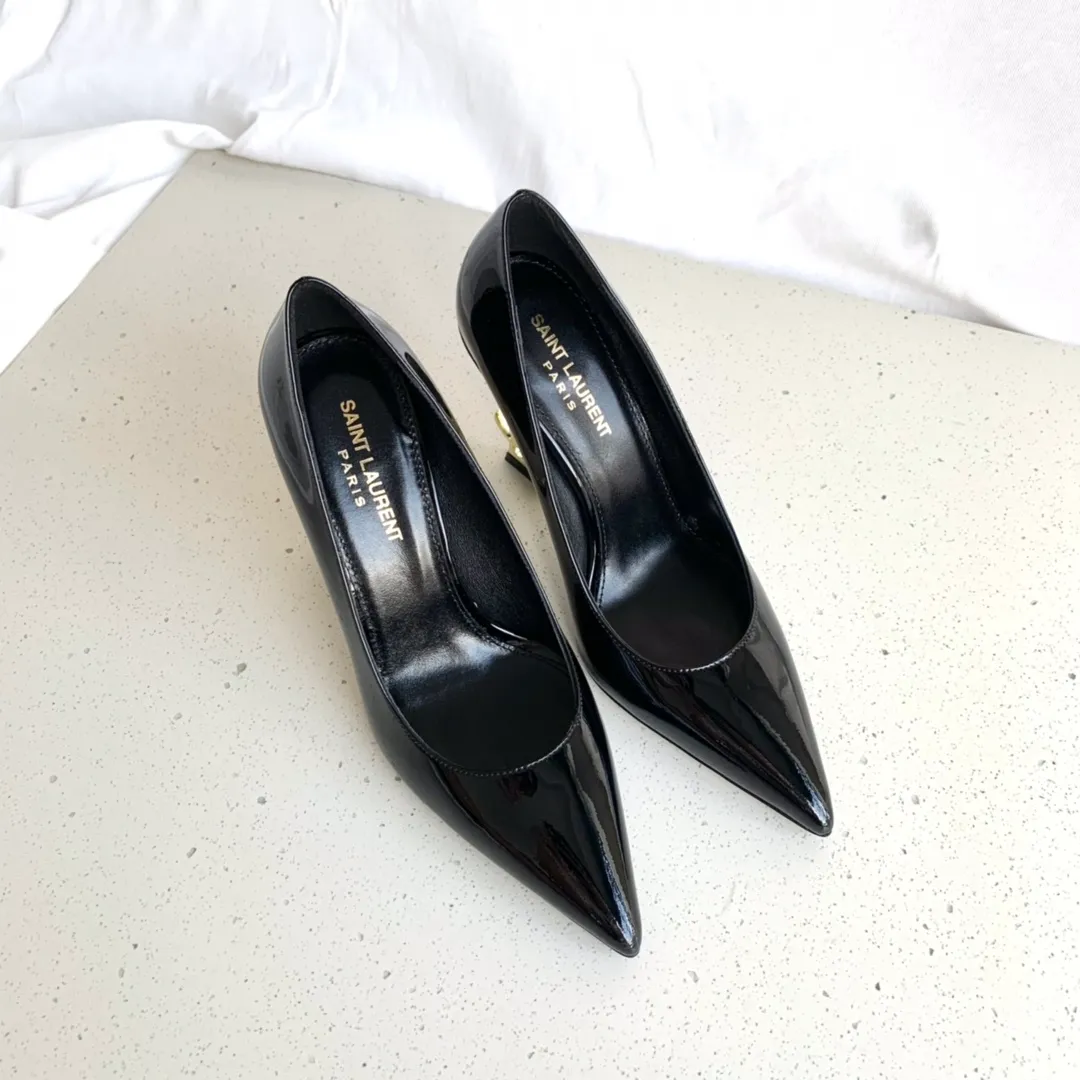 👟👟Ex-factory price 560👟👟 SAINT LAUREN*Yves Saint Laurent YSL poplar forest classic letter heel high-heeled shoes Only YSL understands women's hearts best and does not accept refutation🙅‍♂️Super invincible feminine artifact, a must-have for women (✅Z product full-body customization, own molded toe hardware, perfect consistency)⚠️Compare the differences between pictures and goods on the market Haha Upper: Customized imported cotton silk weaving/imported calf patent leather Lining: Imported sheep leather Sole: Imported genuine leather outsole Thickness: 9cm Color: black paint with gold, black leather with black Size: 35-39 (full set of packaging)